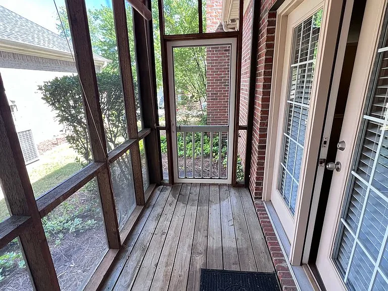 1618 Professional Pkwy — Photo 23