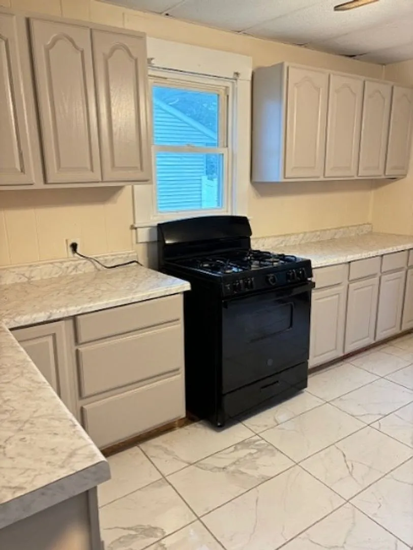 710 E University Ave. Urbana, IL 61802 — Photo 2