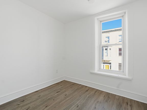 3rd image of 157 W Washington St #200