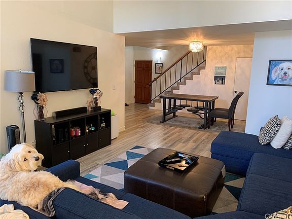 3rd image of 18645 Hatteras St Unit 406