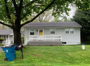 12138 Walnut Point Rd, Hagerstown, MD 21740