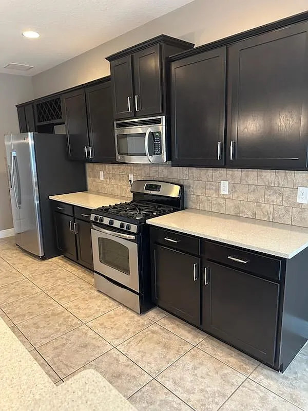 3 bed, 1858 sqft, $2,550 — Photo 3