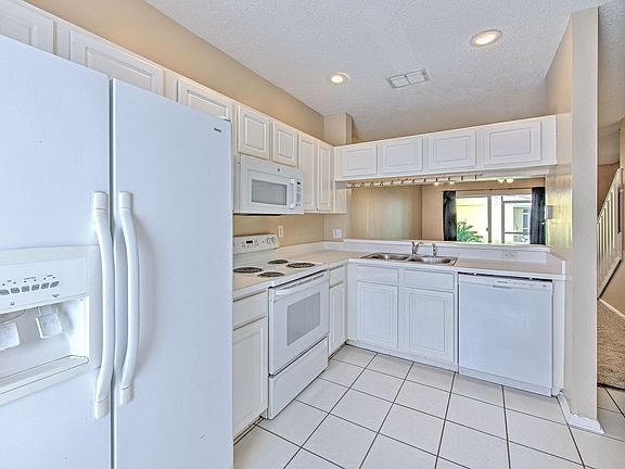 5th image of 1309 Costa Mesa Dr