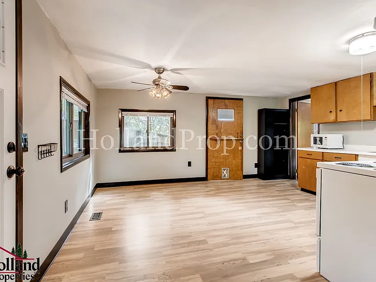 9601 SW 42nd Ave — Photo 2