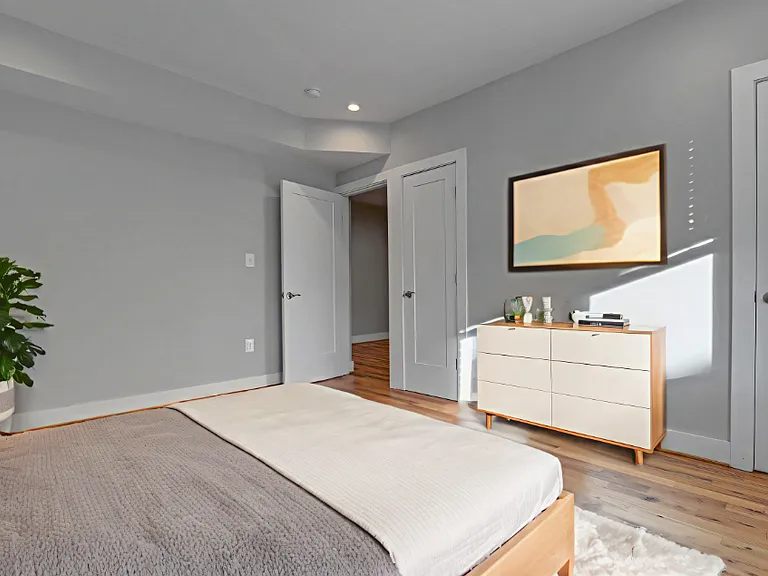 1911 M St NE #1 — Photo 9
