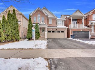 11 Ponymeadow Way, Brampton, ON L6X0M2