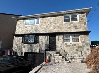 707 Cedar St, Lyndhurst, NJ 07071