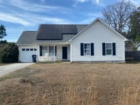 733 Oak Branches Close, Belville, NC 28451