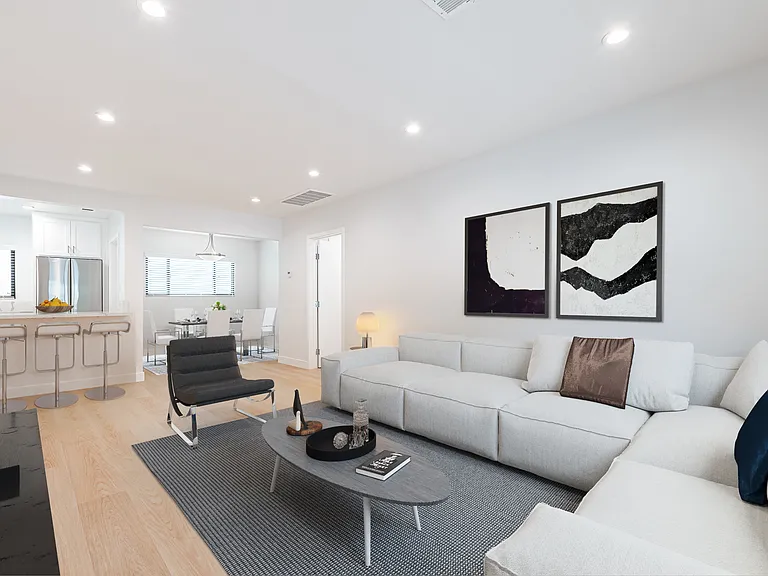 418 N Palm Dr #1 — Photo 1