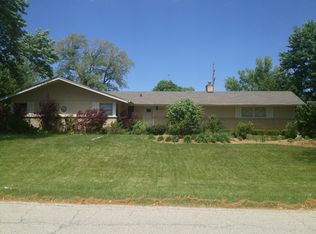 1624 Columbine Dr, Schaumburg, IL