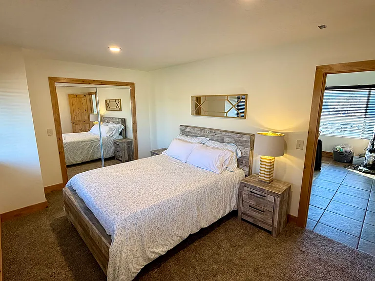 Second bedroom with queen bed