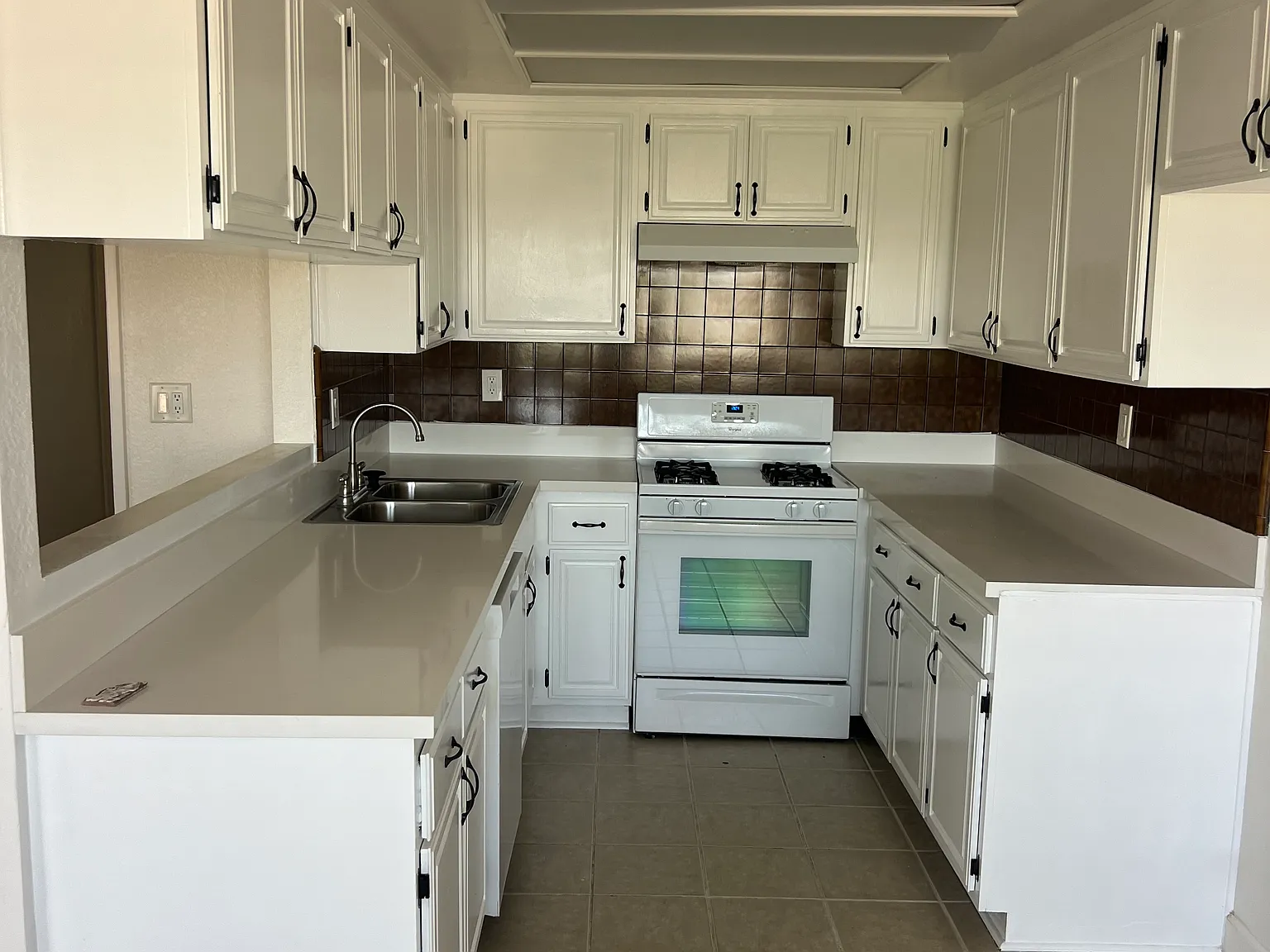 2 bed, 1100 sqft, $2,450 — Photo 3