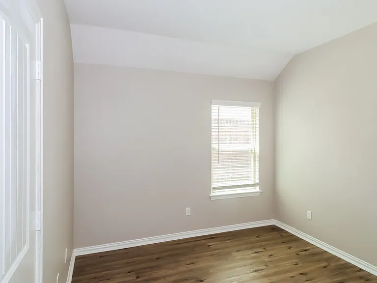 1913 Chimney Dr — Photo 14