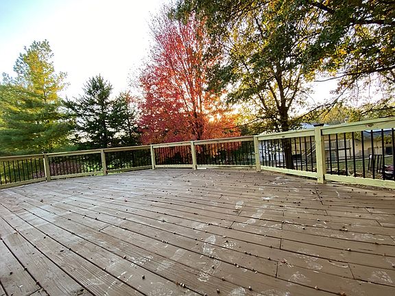 5th image of 2 Meadow Ln