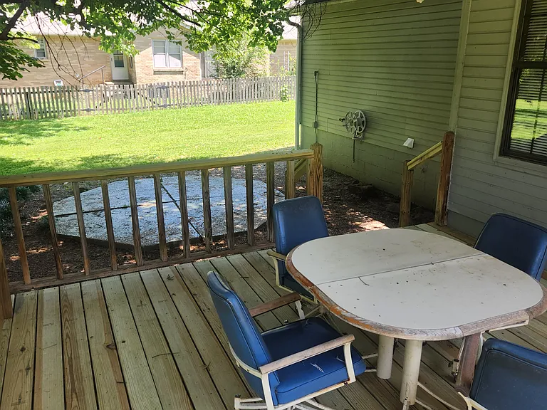 15 Fair Acres Cv — Photo 3