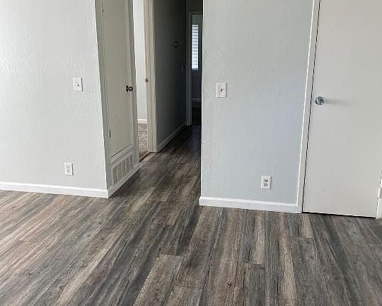 3rd image of 1039 Mohr Ln APT D