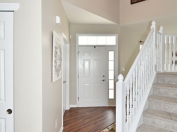 4th image of 8667 N Autumnview Dr