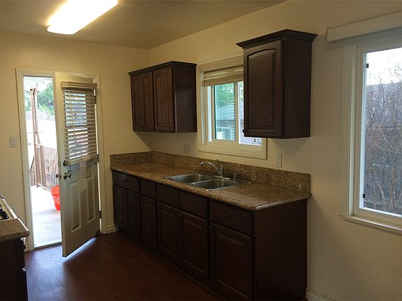 4th image of 1290 N Altadena Dr