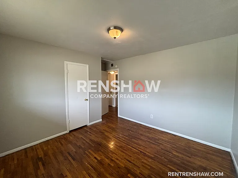 2767 Waverly Ave — Photo 7