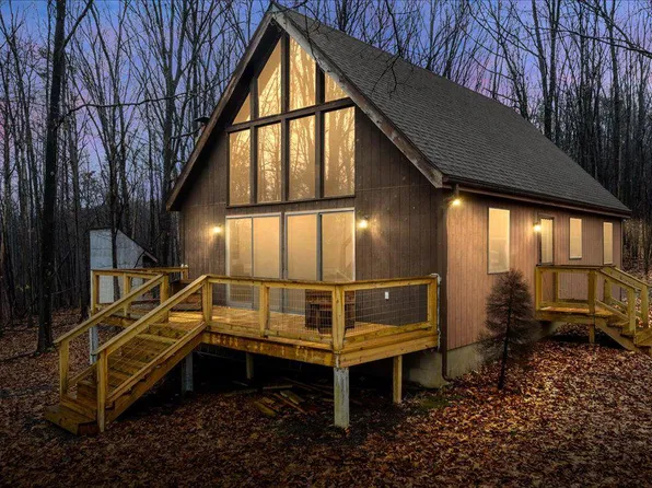 369 Shady Brook Dr, Berkeley Springs, WV 25411