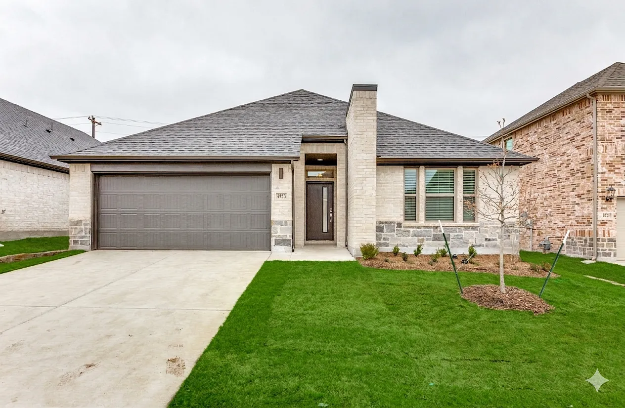 3 bed, 1992 sqft, $2,395 — Photo 1