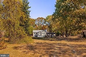 5th image of 425 Angelow Rd