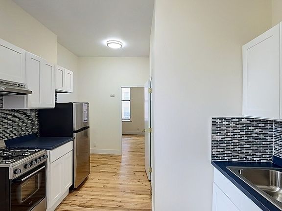3rd image of 9 Stanton St #4B4