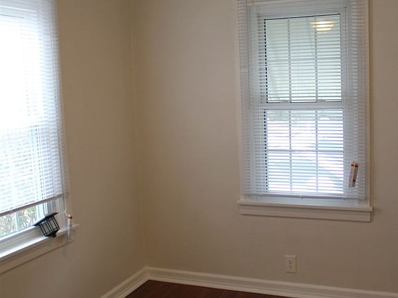 3rd image of 1217 W Weber Dr