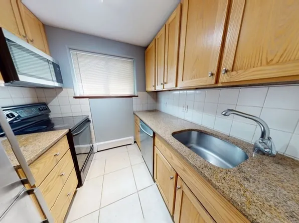 306 Savin Hill Ave APT 2, Dorchester, MA 02125