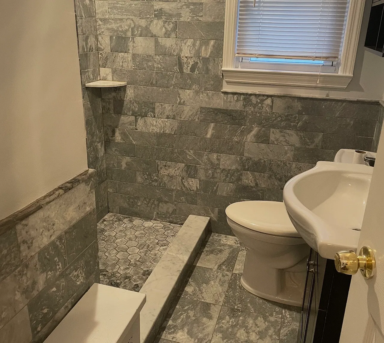 5 bed, 1254 sqft, $4,700 — Photo 3