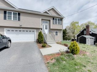 32 Fielding St, Worcester, MA 01603