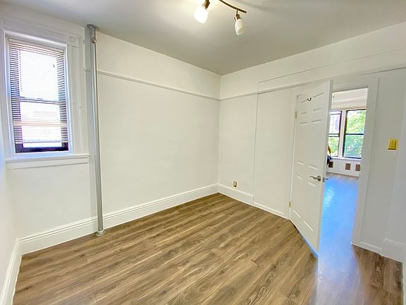 4th image of 407 Nostrand Ave #4R