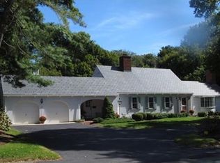 62 Walnut St, Lynnfield, MA 01940