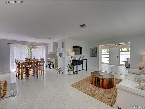 2nd image of 371 Saturn Ave