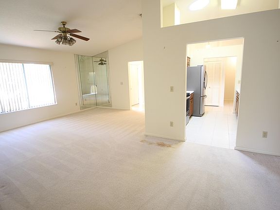4th image of 1594 Frontier Dr
