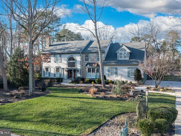 6 Foxboro Ct, Voorhees, NJ 08043