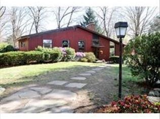 8 Jaybarry Ln, Norwood, MA 02062