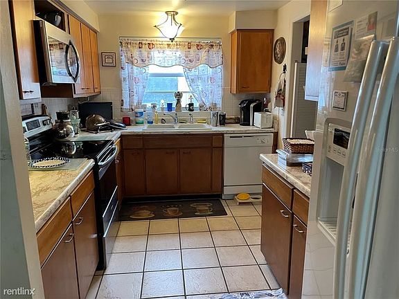 5th image of 1735 Dana Pl