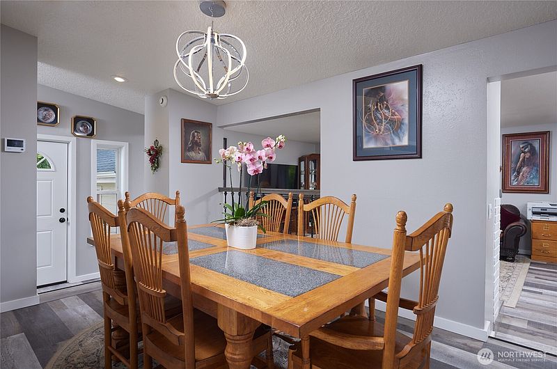 4th image of 513 SE Highland Park Drive