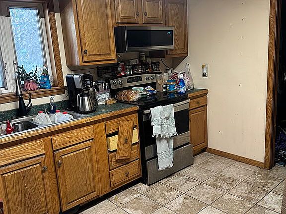 4th image of 38 Center Rd