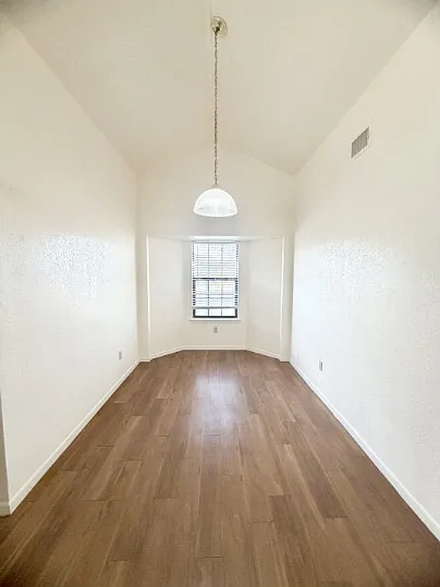 Building Photo - 728 W San Antonio St #730-A