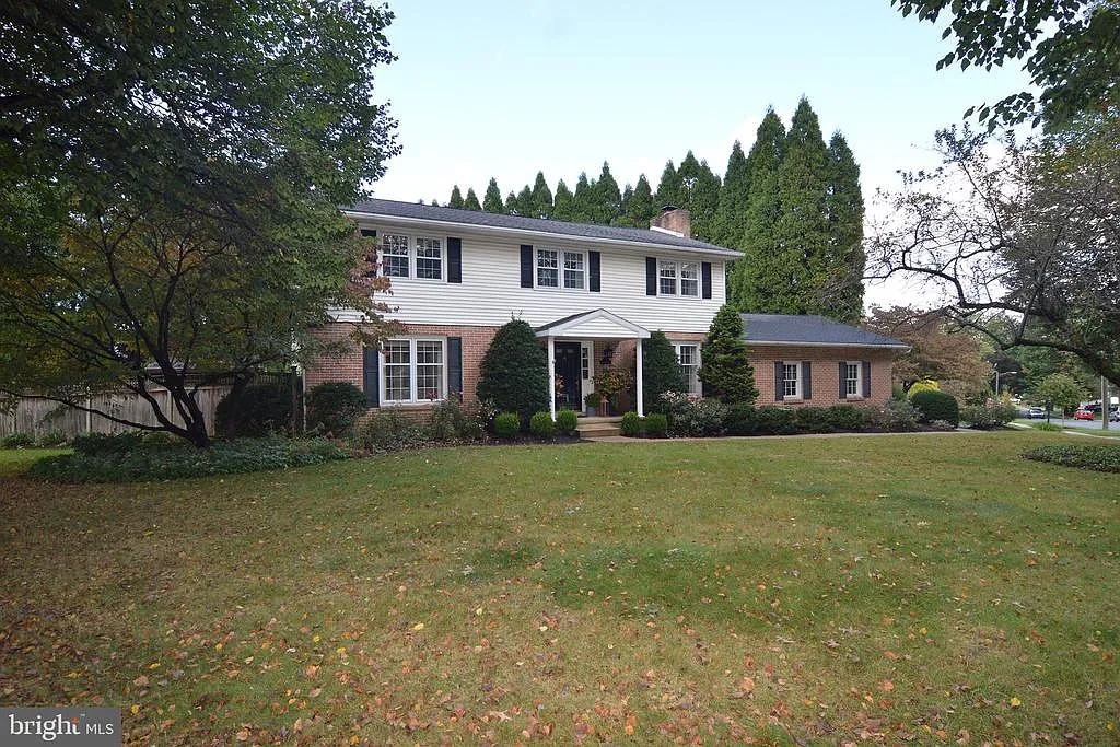 92 Wellington Blvd photo 1
