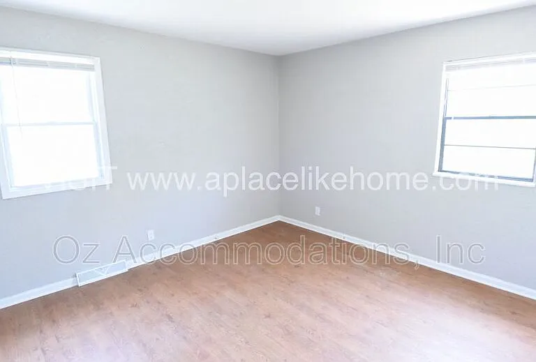 1105 W Elm Ter — Photo 16