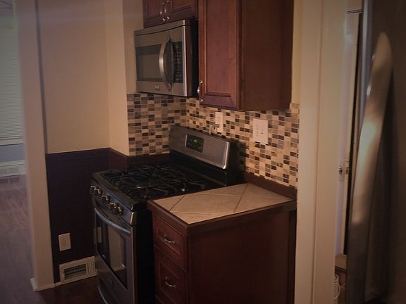 4th image of 138 E Elmwood Ave