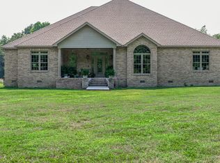 450 Hope Dr, Estill Springs, TN 37330