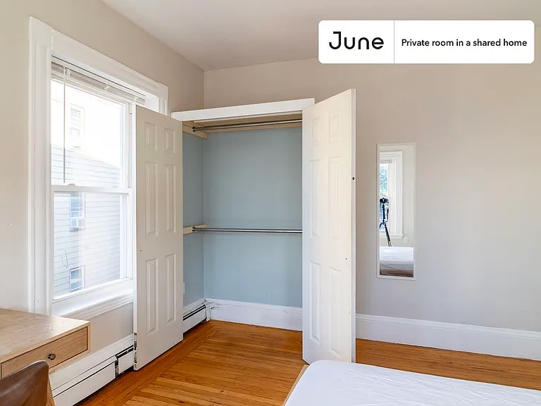 76 Easton St #A — Photo 4