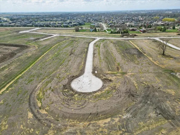 2005 NE Pond View Ct, Ankeny, IA 50021