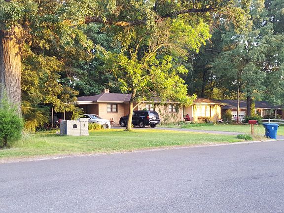 3rd image of 1428 Meadowlark Dr