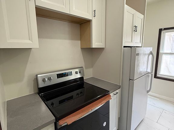 3rd image of 2501 Hearst Ave #103