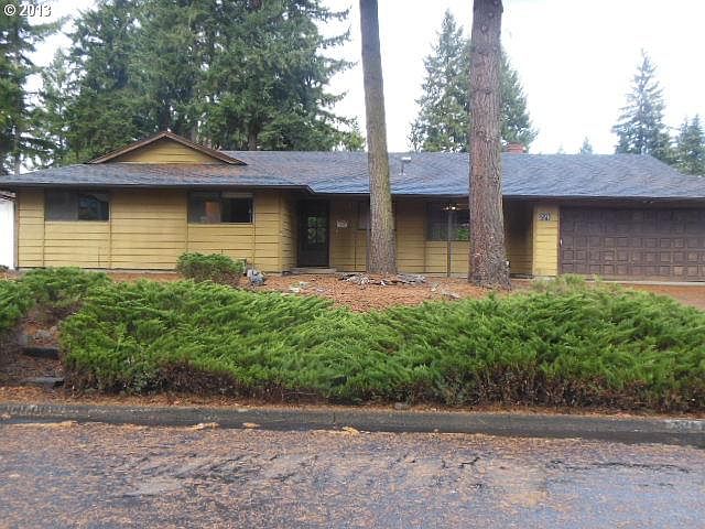1st image of 221 NE Hearthwood Blvd